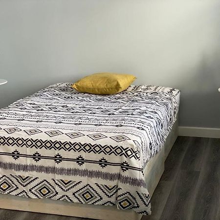 Grays Accommodation B&B מראה חיצוני תמונה
