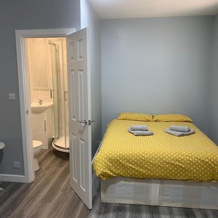 Grays Accommodation B&B מראה חיצוני תמונה