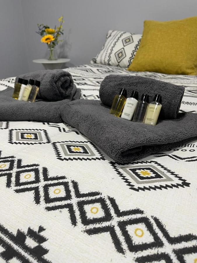 Grays Accommodation B&B מראה חיצוני תמונה