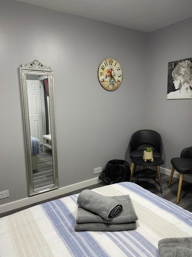 Grays Accommodation B&B מראה חיצוני תמונה