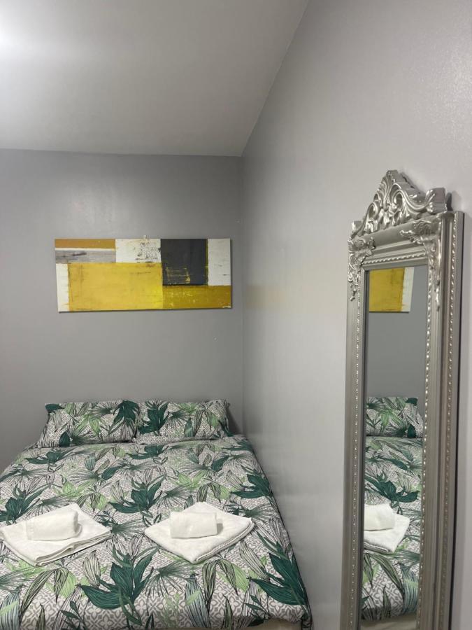 Grays Accommodation B&B מראה חיצוני תמונה