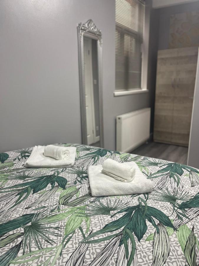 Grays Accommodation B&B מראה חיצוני תמונה
