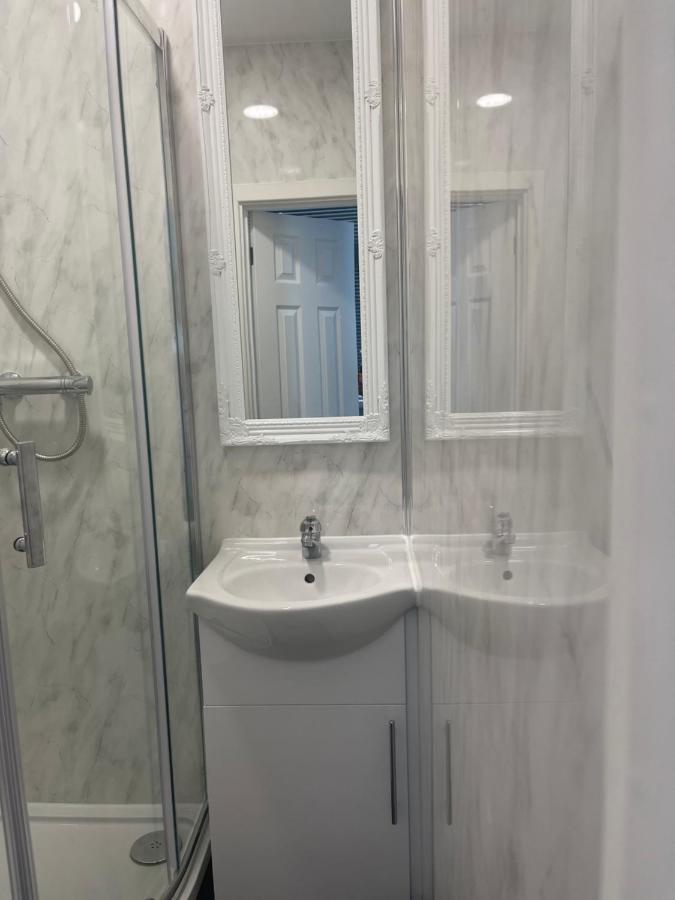 Grays Accommodation B&B מראה חיצוני תמונה
